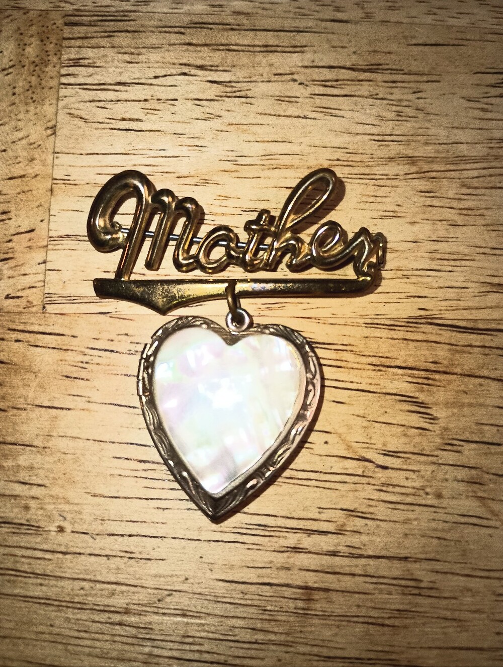 Vintage "Mother" Pin/Locket Gold Tone. Mother Of Pearl